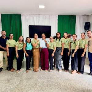 O AA-PREV teve a honra de participar da cerimônia de aposentadoria da Professora Ereni Neves de Abreu, celebrando uma trajetória de dedicação, compromisso e relevantes serviços prestados ao município.