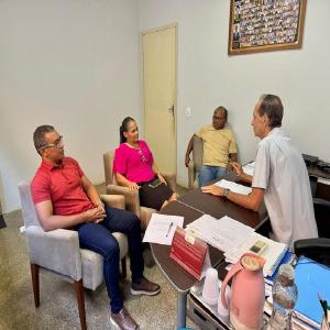 Professora Aurelina Ferreira Xavier se aposenta com homenagem marcada por gratidão e reconhecimento à sua trajetória na educação.